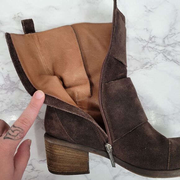 Donald J Pliner Dorria Brown Suede Silver Buckles Mid Calf Block Heel Boots - Picture 14 of 15